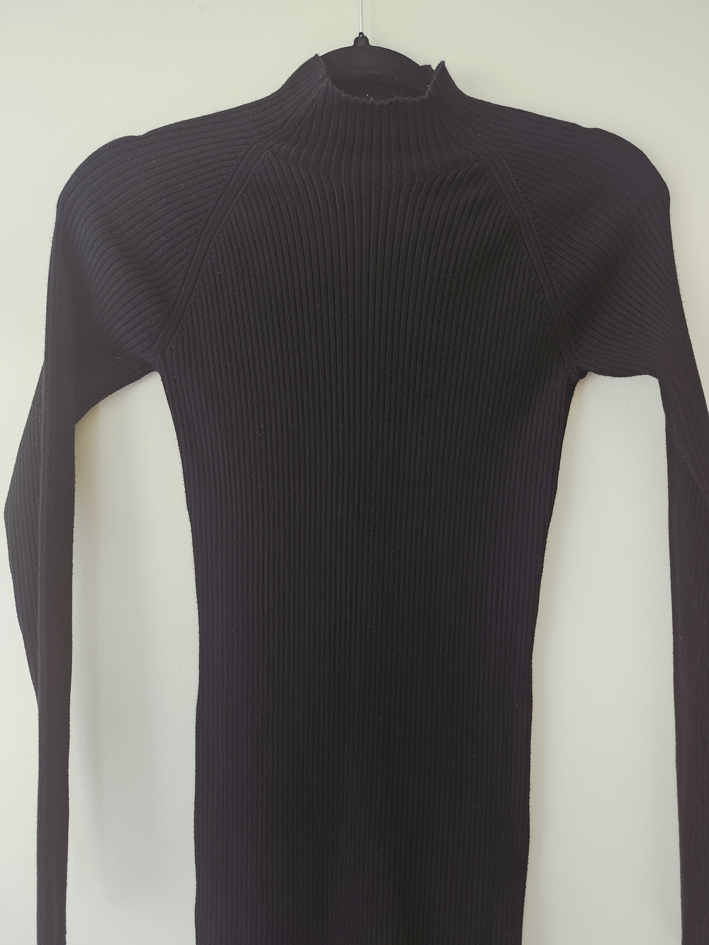 ARITZIA WILFRED Black Ribbed Long-Sleeve Bodycon Dress - Picture 6 of 10